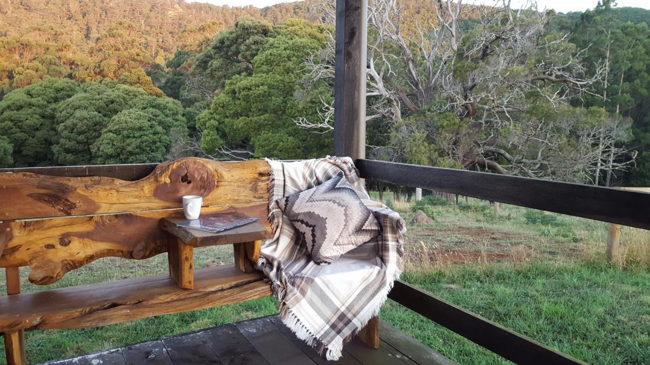 Rustic Hut Bush Retreat Bed & Breakfast Penguin Exterior photo