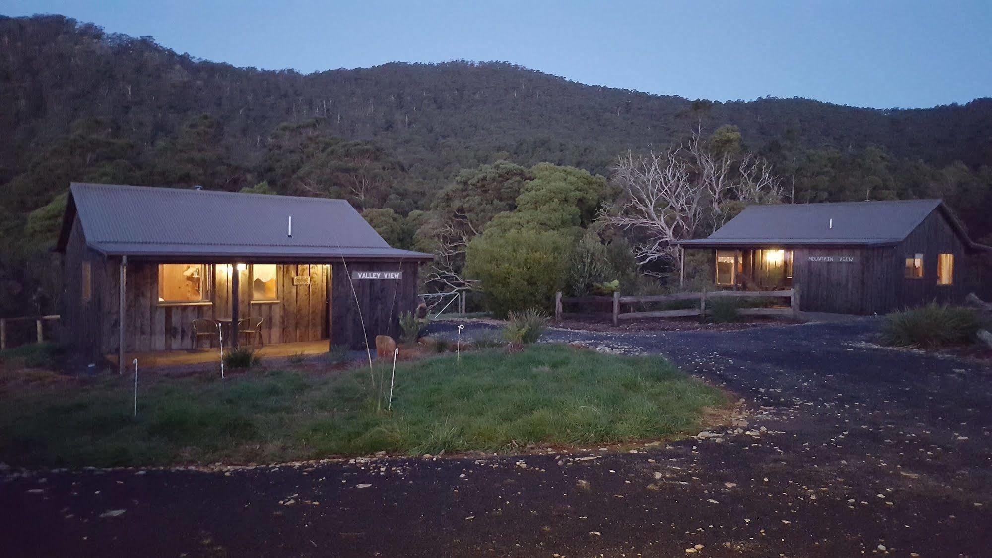 Rustic Hut Bush Retreat Bed & Breakfast Penguin Exterior photo